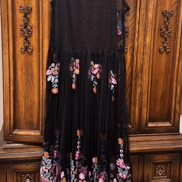 Sundance Black Floral Dress - Picture 5 of 7